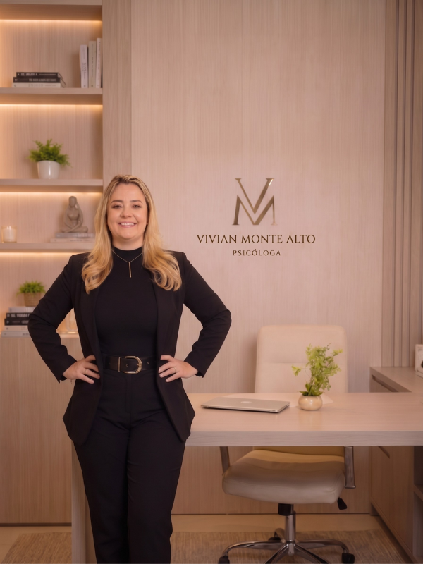 Vivian Monte Alto — Psicóloga Clínica